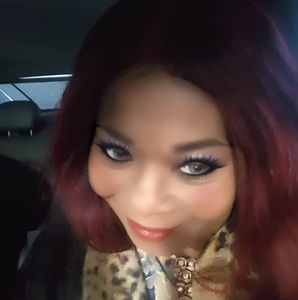 Meet your Posher, Joyce